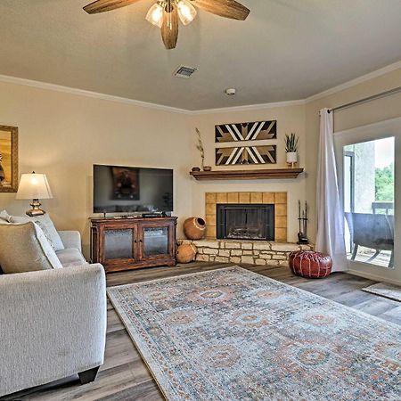 Modern Lakeside Golf Course Retreat With Deck! Canyon Lake Eksteriør billede