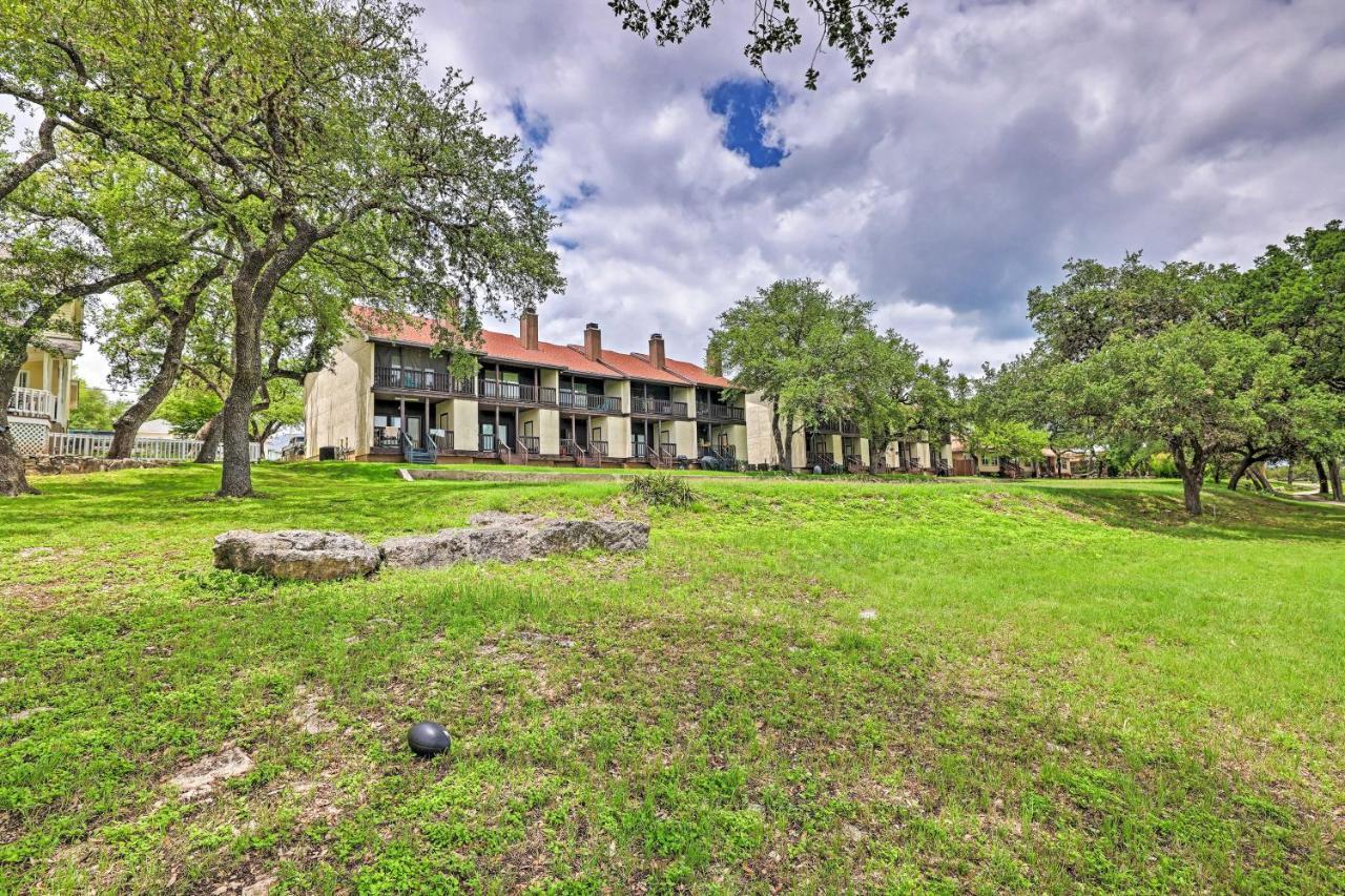 Modern Lakeside Golf Course Retreat With Deck! Canyon Lake Eksteriør billede