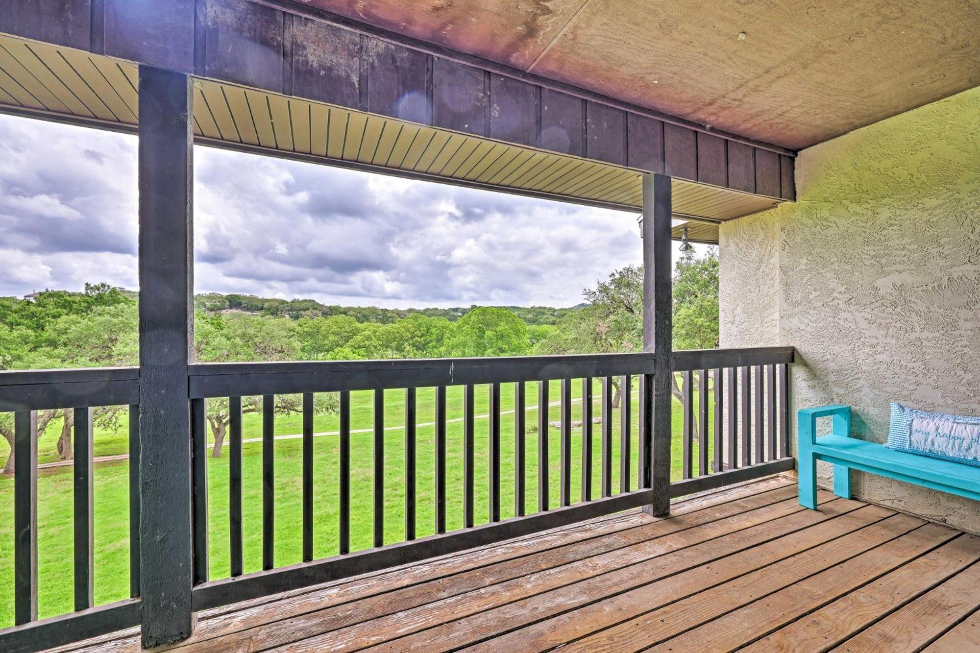 Modern Lakeside Golf Course Retreat With Deck! Canyon Lake Eksteriør billede